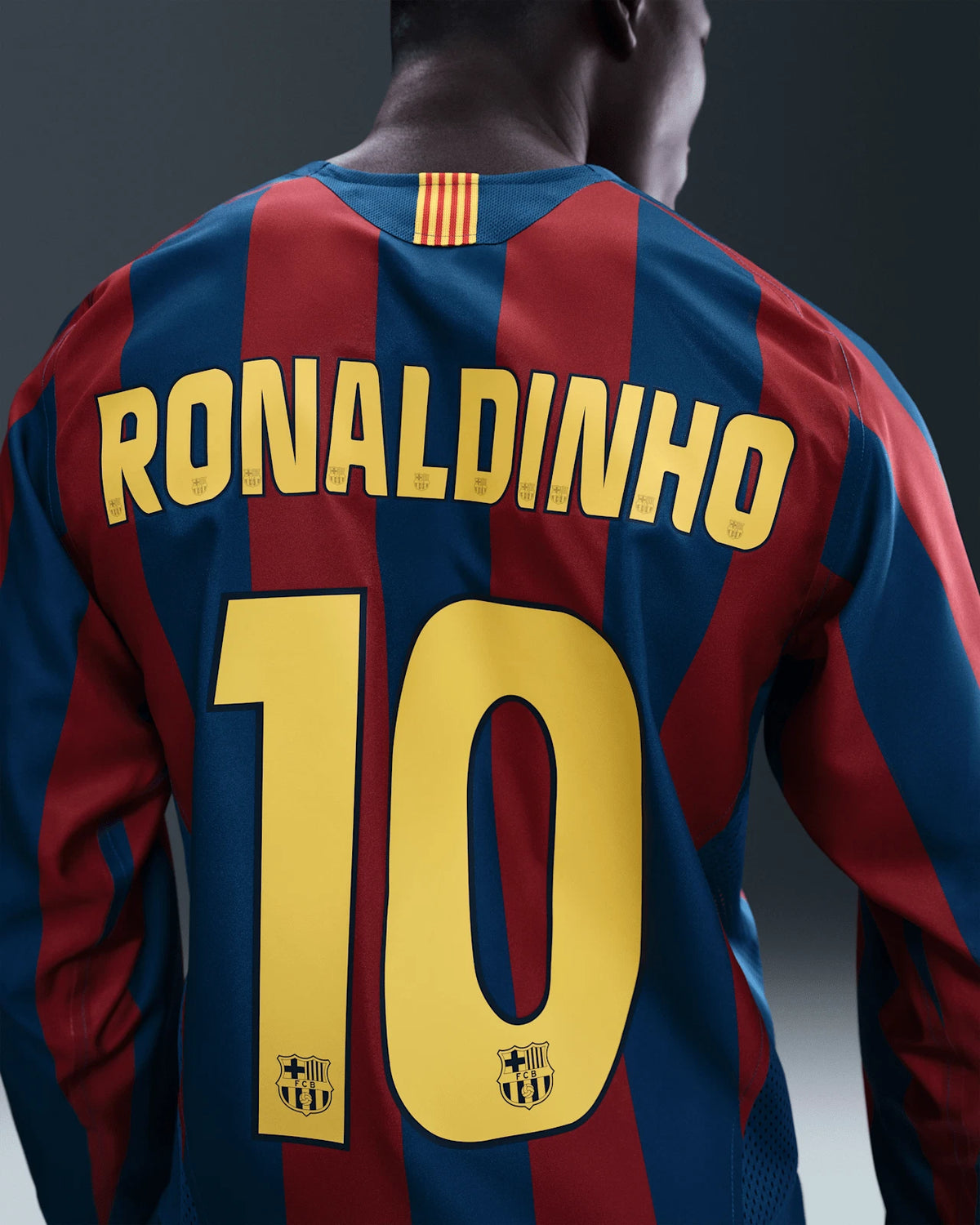 Nike FC Barcelona 05/06 Reissue Jersey Long Sleeve Ronaldinho 10 HQ1462-471