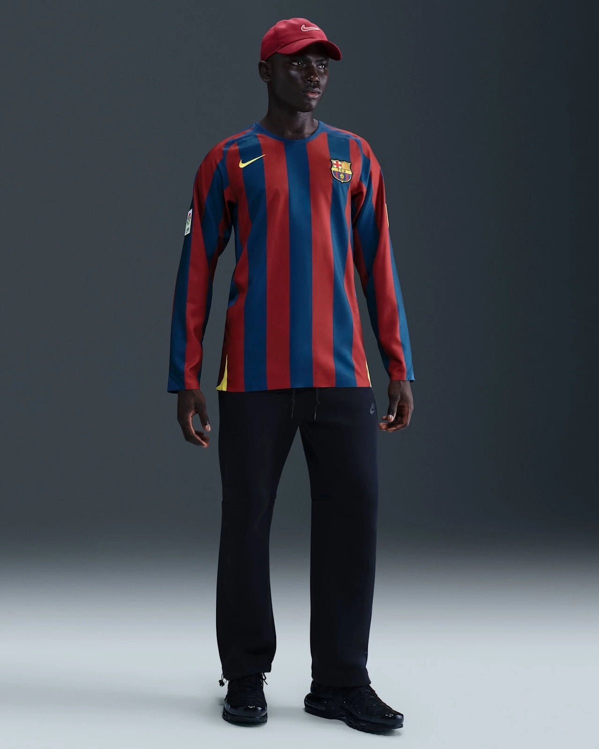 Nike FC Barcelona 05/06 Reissue Jersey Long Sleeve Ronaldinho 10 HQ1462-471
