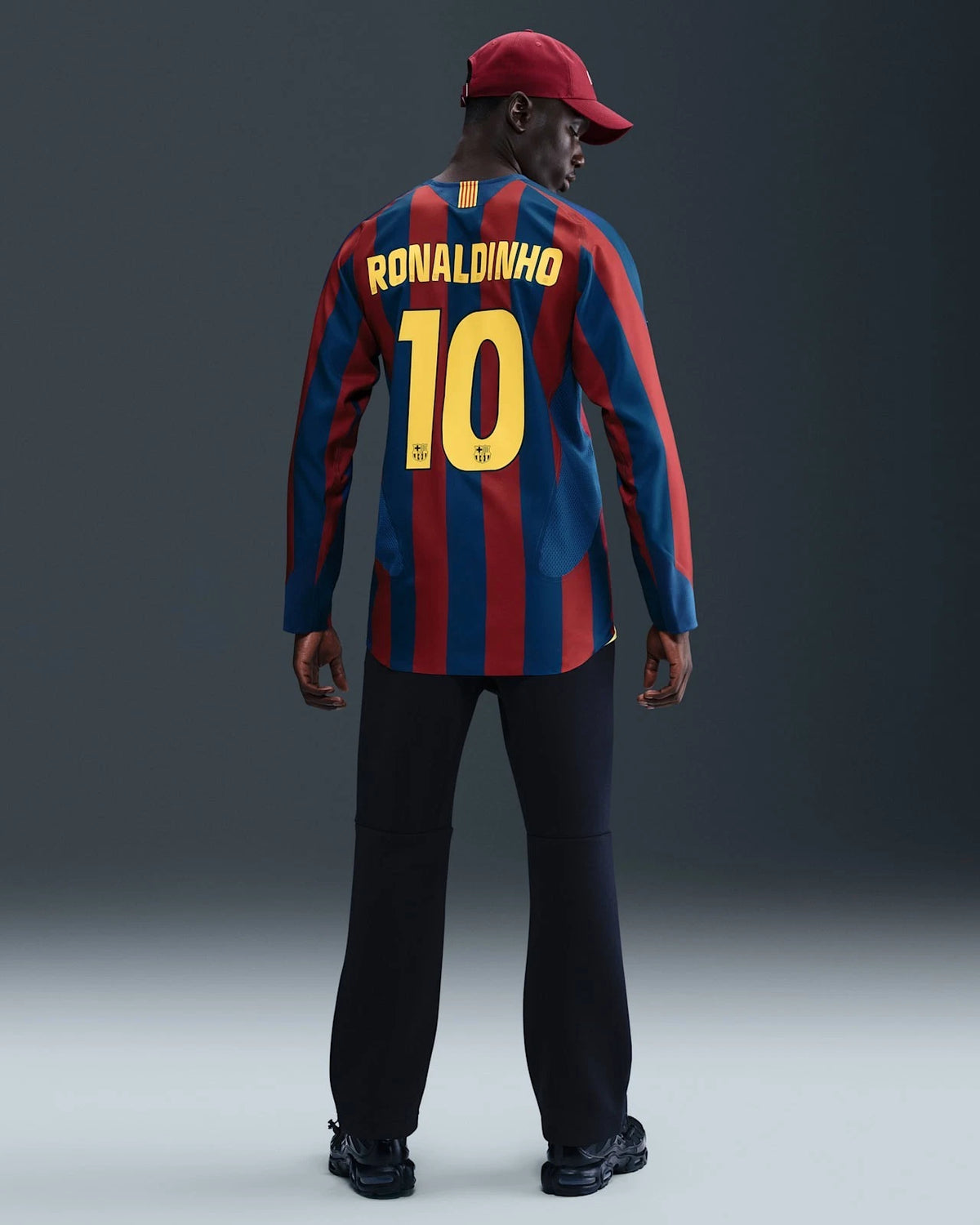 Nike FC Barcelona 05/06 Reissue Jersey Long Sleeve Ronaldinho 10 HQ1462-471